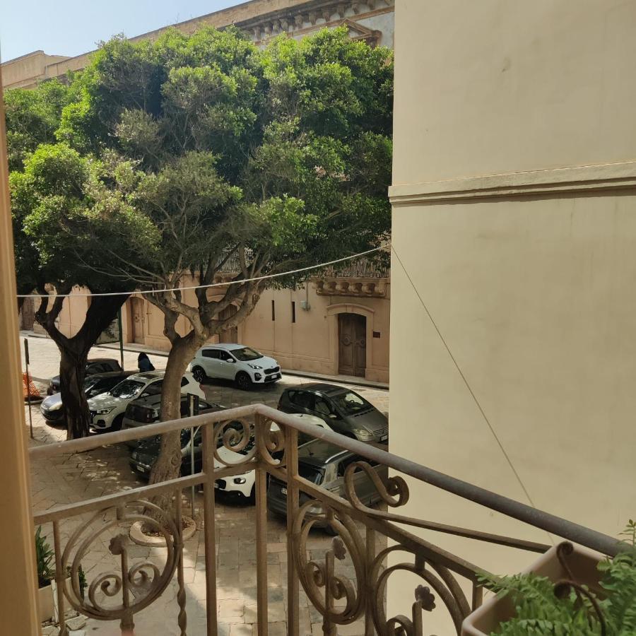 Carlo'S Rooms Trapani Exterior foto
